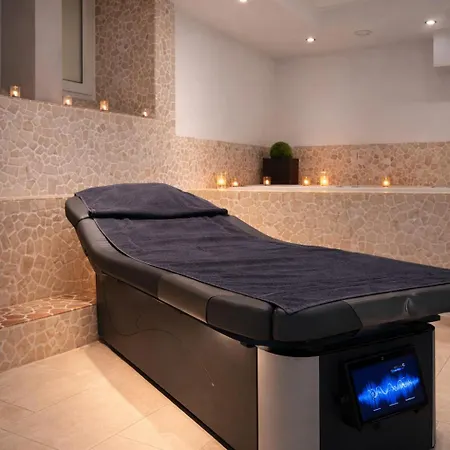 Otel Konsumhotel Am Park 4*