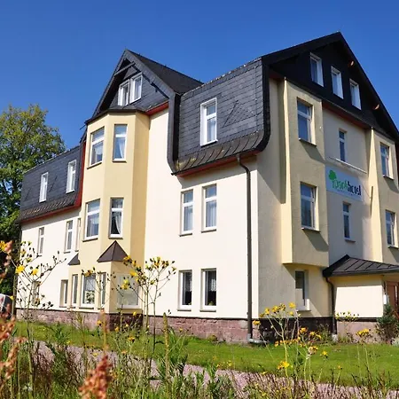 Hotel Konsumhotel Am Park 4*