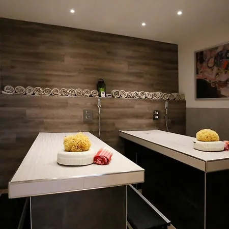 Hotel Konsumhotel Am Park 4*